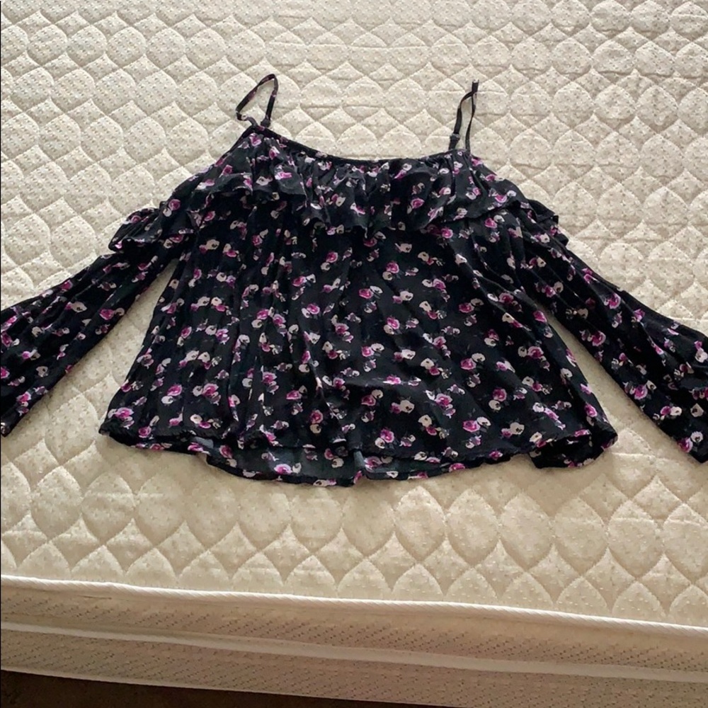 Off the shoulder Shirt from forever 21